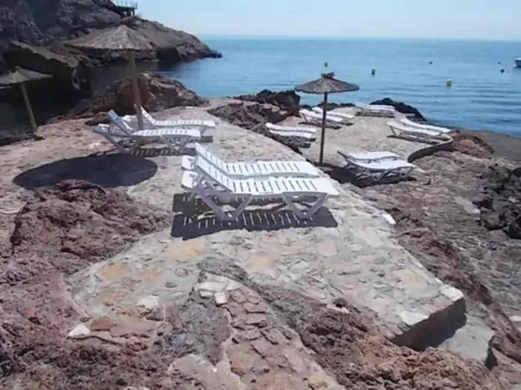 Capsasalbegur74 Terraza Sobre Mar Piscina Del Mar Apartamento Exterior foto